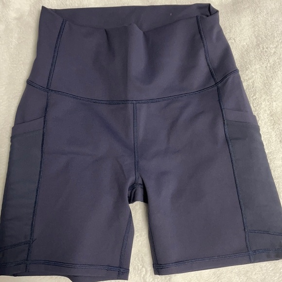 Fabletics Pants - NWT Fabletics high waisted short 6”